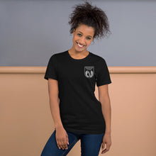 Lade das Bild in den Galerie-Viewer, T-Shirt mit gesticktem BDB-Wappen für Damen