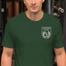 Lade das Bild in den Galerie-Viewer, T-Shirt mit gesticktem BDB-Wappen für Herren